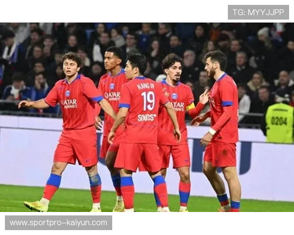 从两度领先到补时绝杀:巴黎客场险胜里昂全记录 从两度领先到补时绝杀:巴黎客场险胜里昂全记录