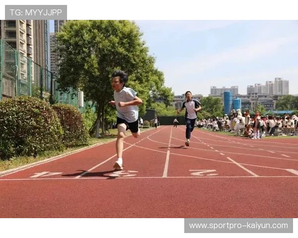 xxx小学春季田径运动会推动“阳光体育，健康第一”意识